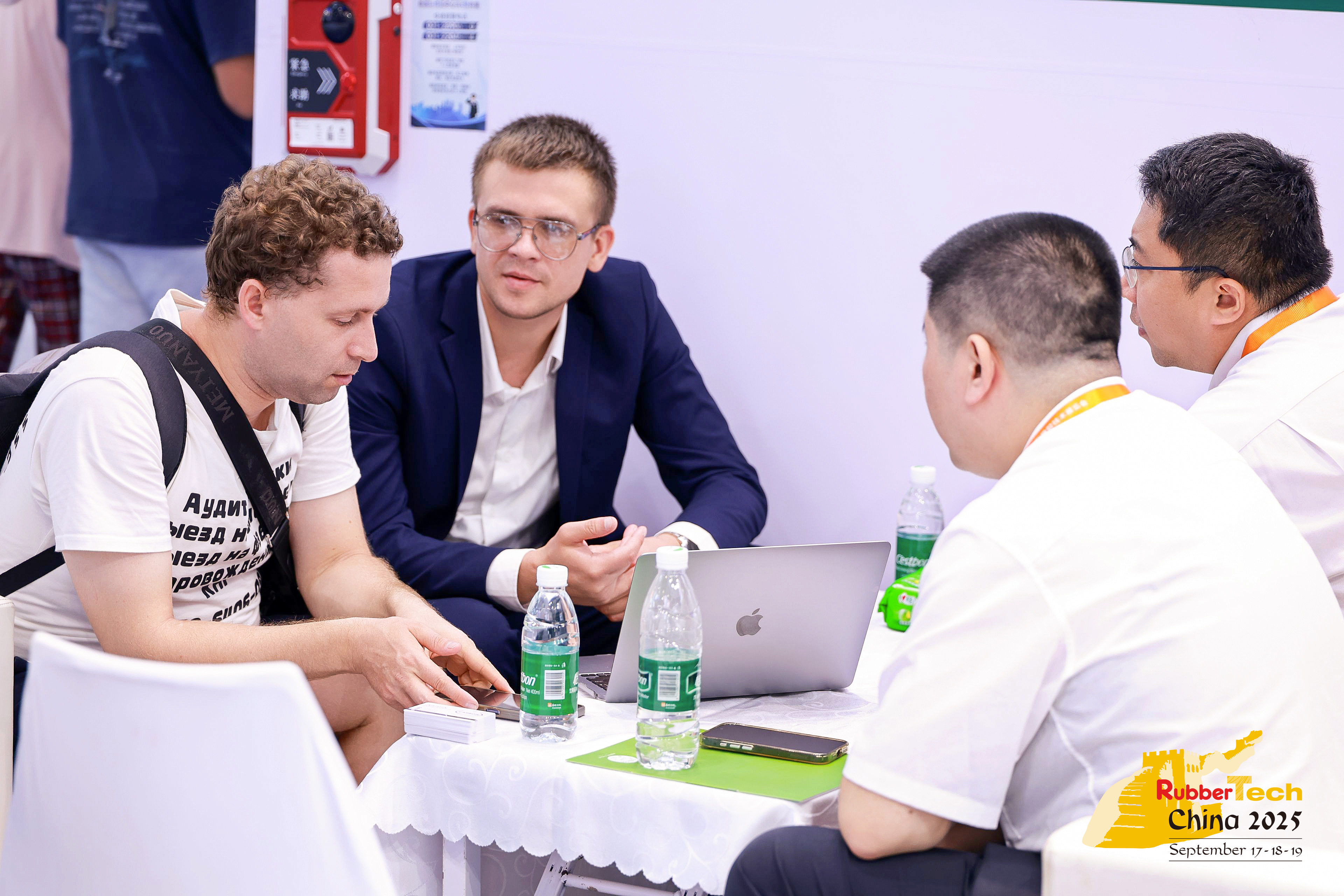 Polykem nahm an der Ausstellung Rubbertech China 2025 teil. Aufregende Momente!